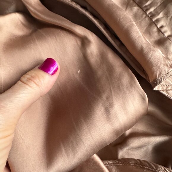 Aritzia Wilfred Peaufiner satin blouse in light copper - M - Picture 10 of 12